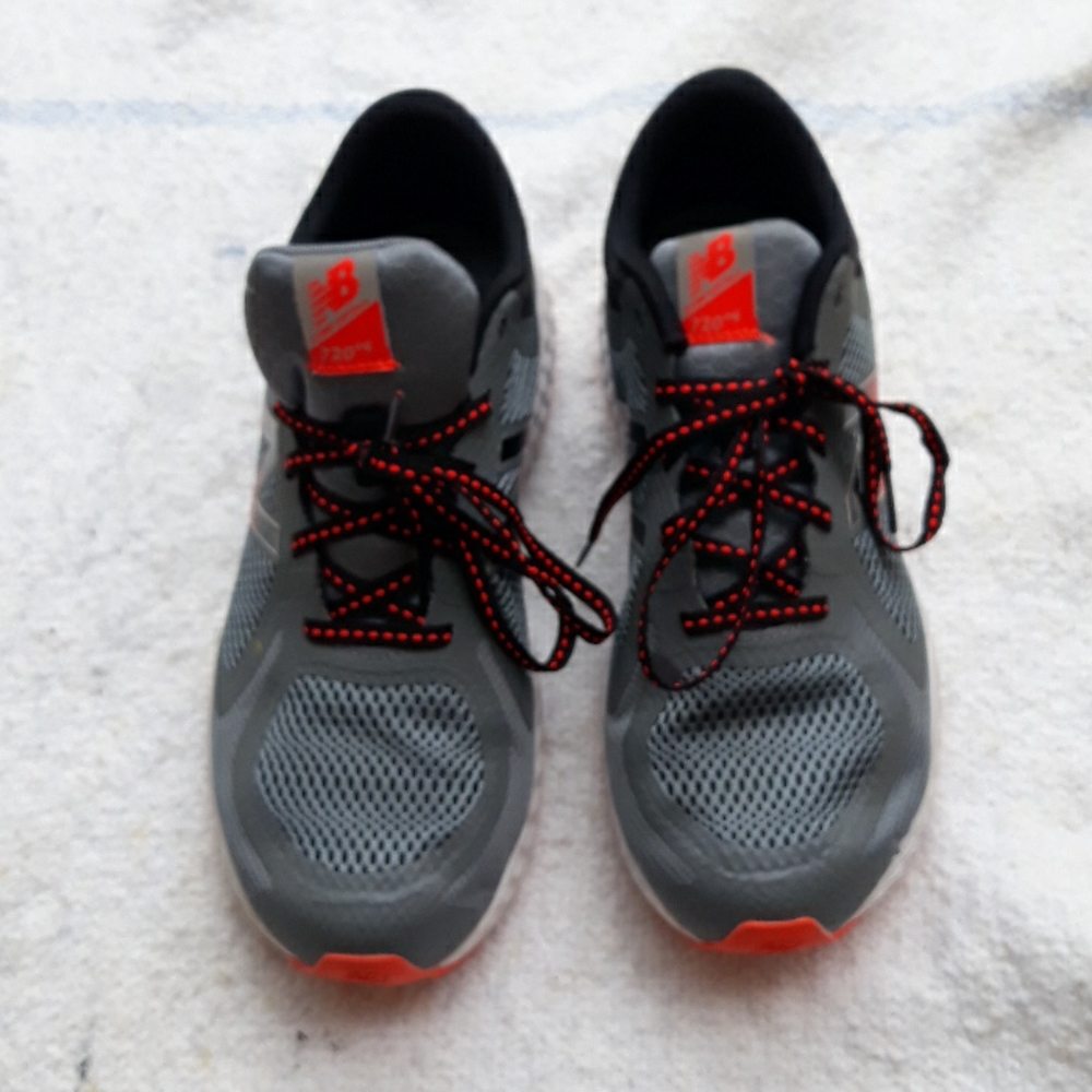 New Balance running shoes Boys Size 6 1/2